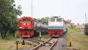 kereta-api-bbm.jpg
