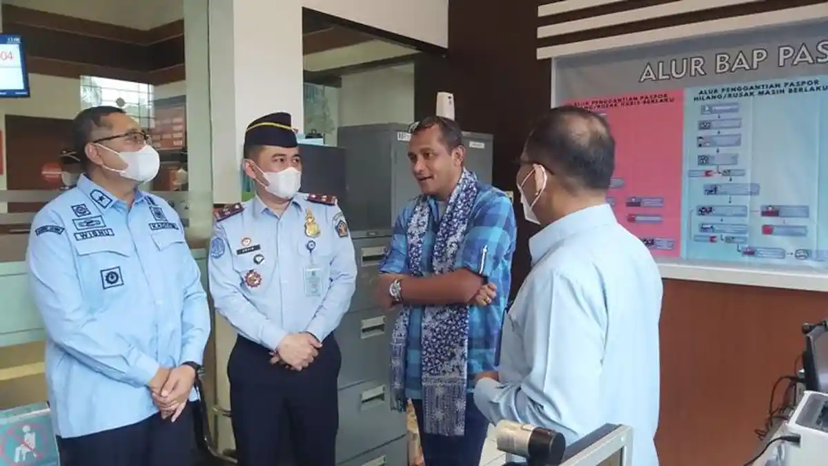 Wamenkumham Tinjau Pelayanan di Kantor Imigrasi Pemalang, Ini Pesannya