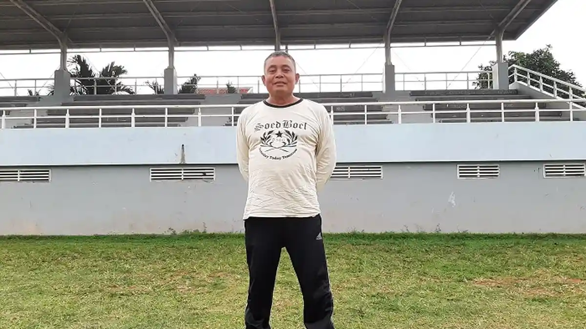 Sosok Dibalik Resiknya Stadion Mini Sudimara di Tangerang