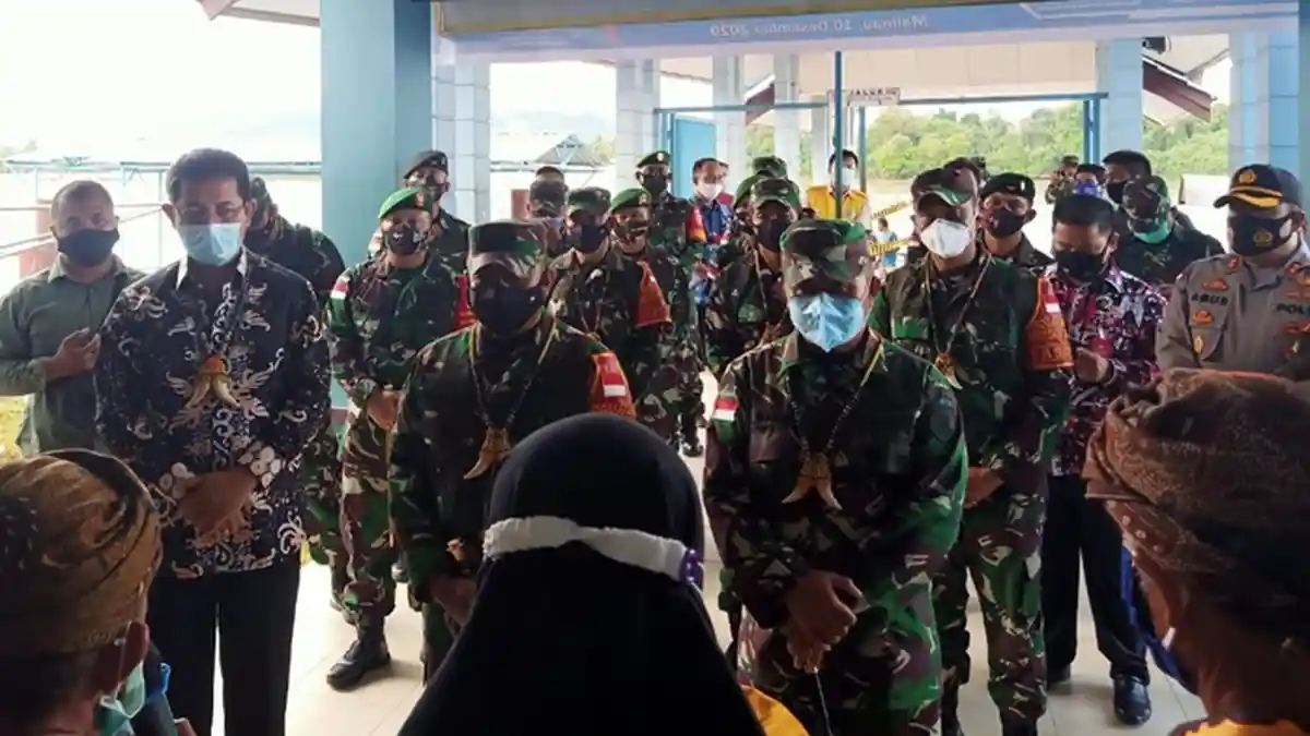 Perdana Berkunjung ke Malinau, Pangdam VI/Mulawarman Tinjau Tugas Pengamanan Wilayah Perbatasan