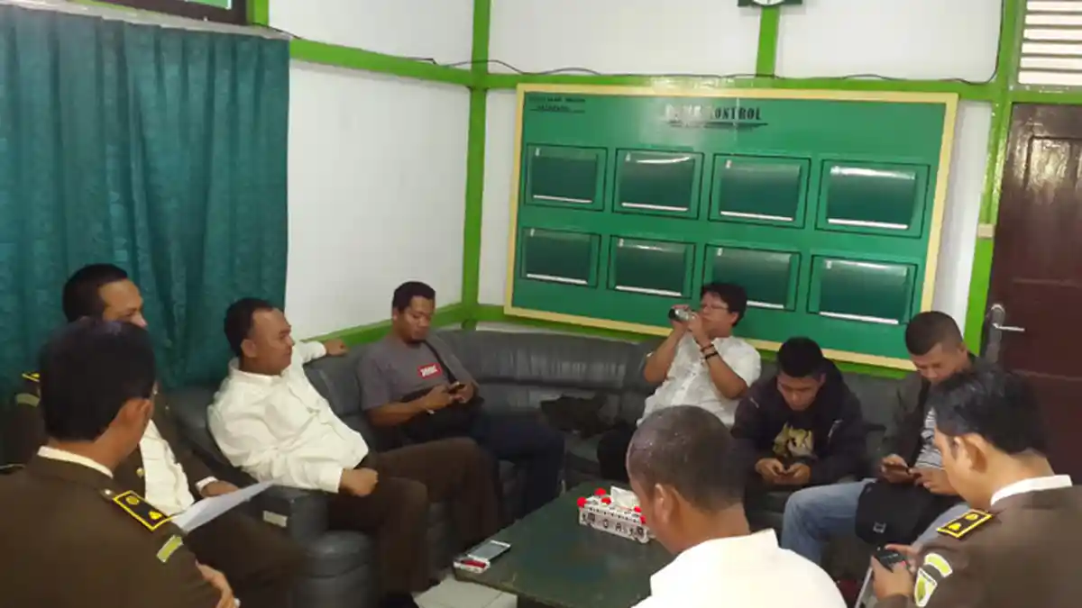 Kejari Tahan Satu Tersangka Korupsi Dana Pensiun