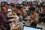 FAVORIT-Suasana-Seleksi-Penerimaan-Murid-Baru-SPMB-di-SMKN-1-Madiun-Jalan.jpg
