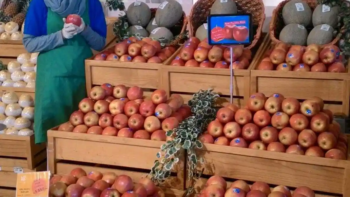 Beli Apel Pacific Rose Lebih Hemat di LOKA Supermarket Balikpapan