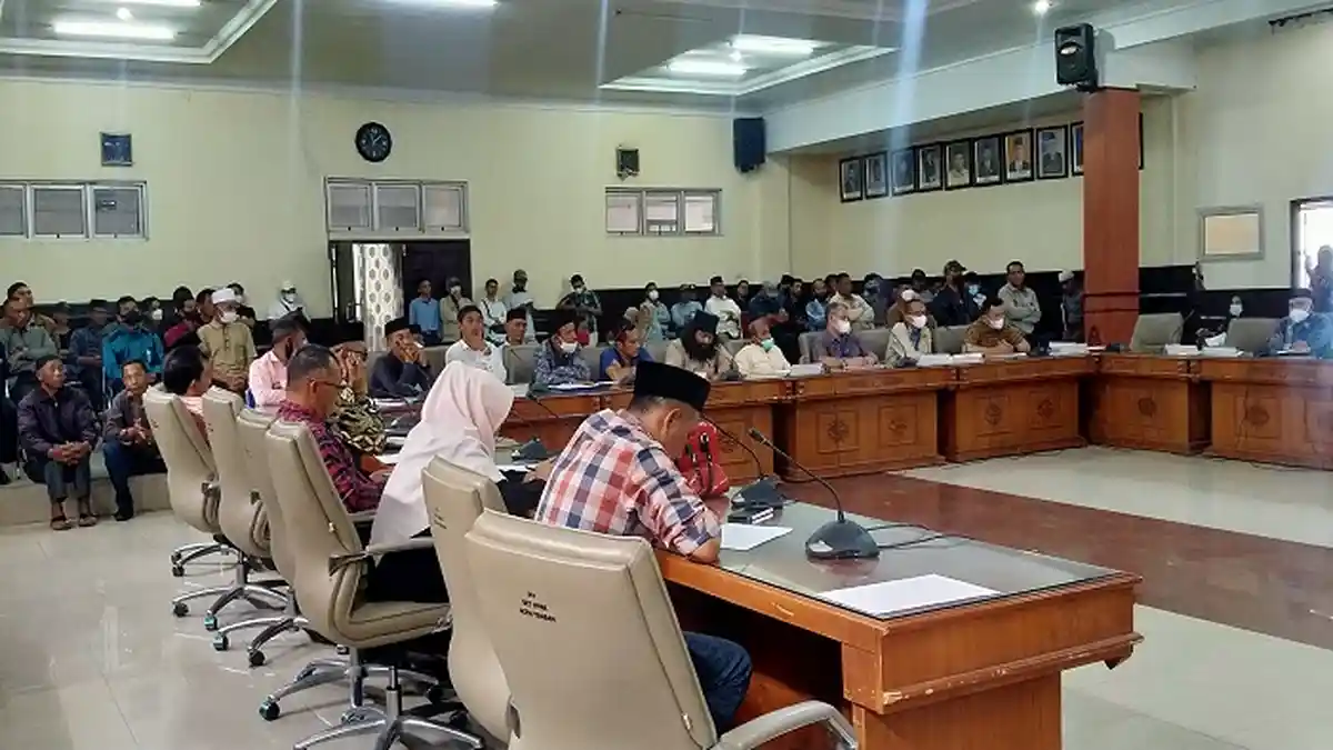 Warga Datangi DPRK Aceh Tengah, Tuntut Ganti rugi Lahan Proyek PLTA Peusangan