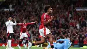 Joshua-zirkzee-gol-debut-MU.jpg