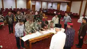 Penandatangan-Perjanjian-Kinerja-dan-Pakta-Integritas-Pemprov-Sultra.jpg