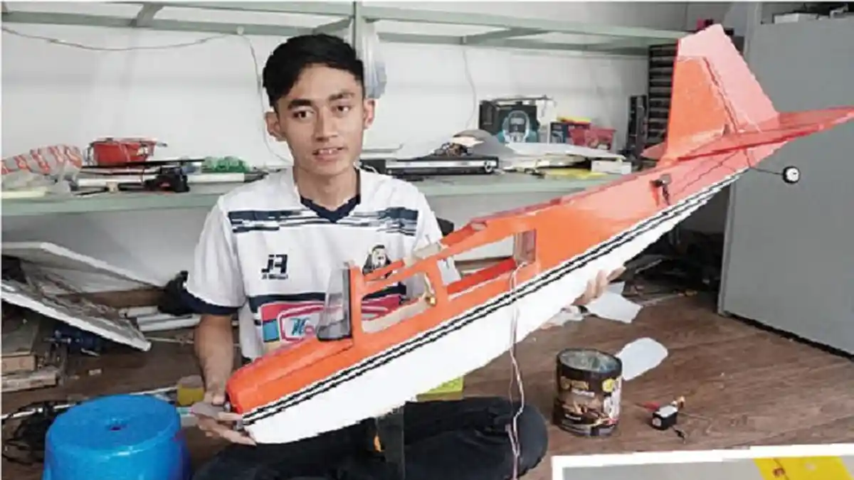 KISAH INSPIRATIF : Pungky Sasando Sebulan Bisa Jual 3 Pesawat Buatannya