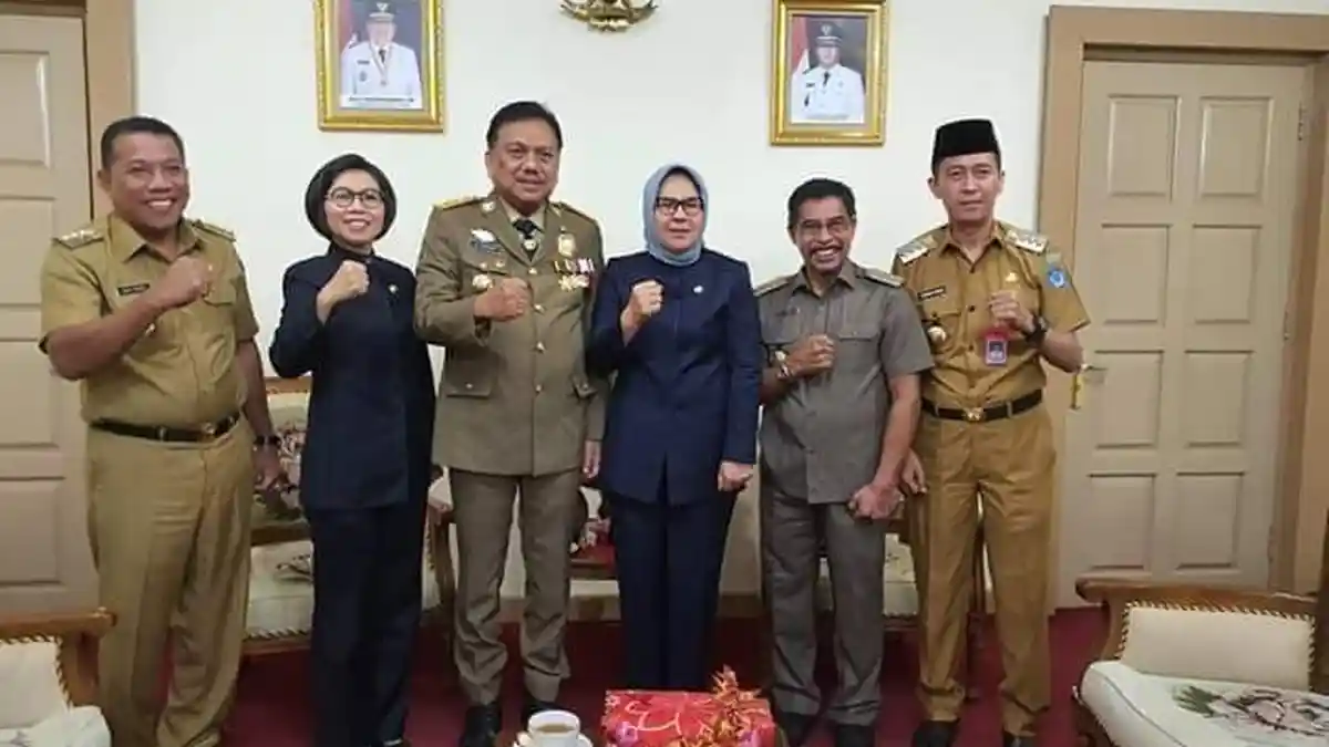 Foto Bersama dan Tampak Mesra, Semua Kepala Daerah se-BMR Dukung ODSK ?