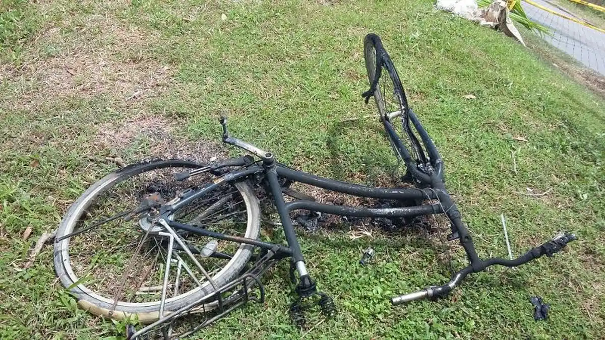 Pria Tak Dikenal ‎Tewas Dilalap Api Saat Bawa Jerigen Bensin Sambil Merokok