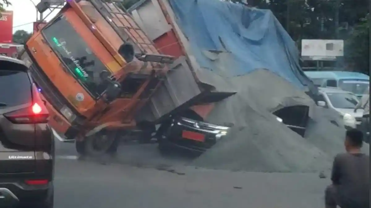 2 Truk Celaka di Jalur Gentong, Ini Tips Menghindar saat Berada di Belakang Mobil Bermuatan Besar