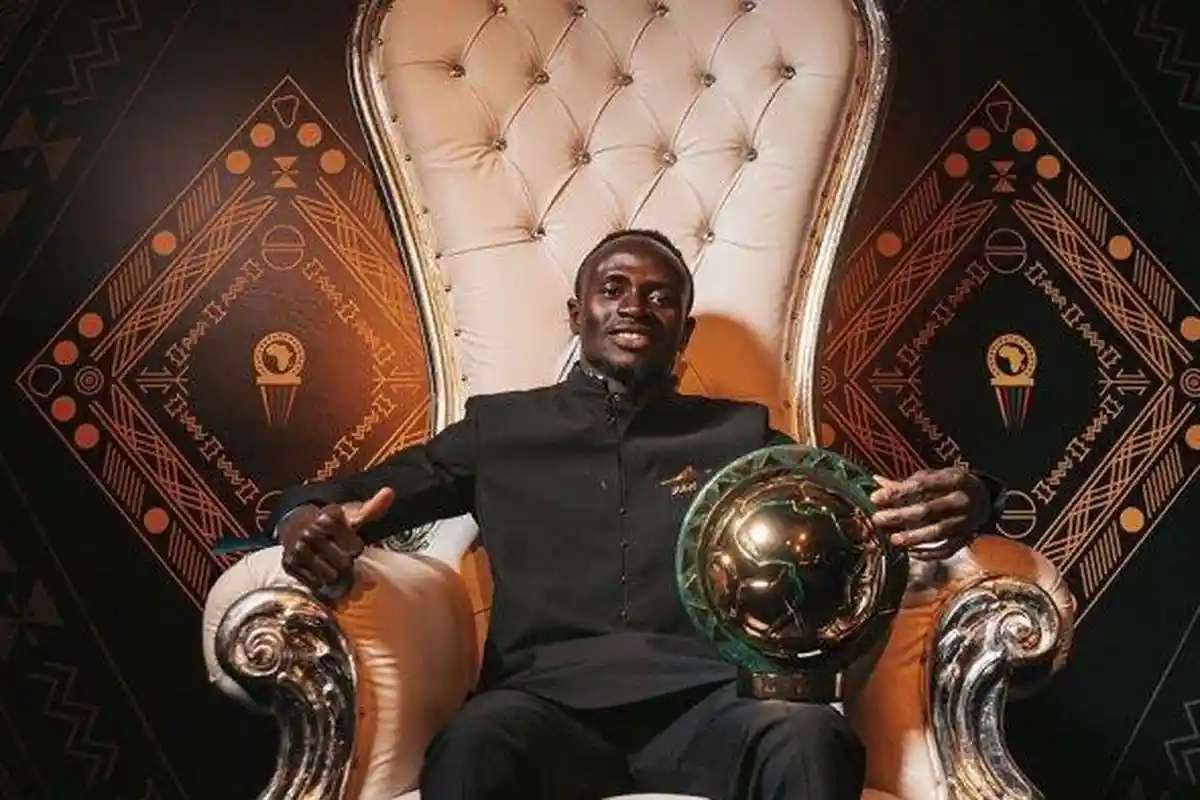 Sadio Mane ternyata Sering Nyamar Jadi Orang Biasa, Bersihkan Toilet Hingga Tanggalkan Kemewahan