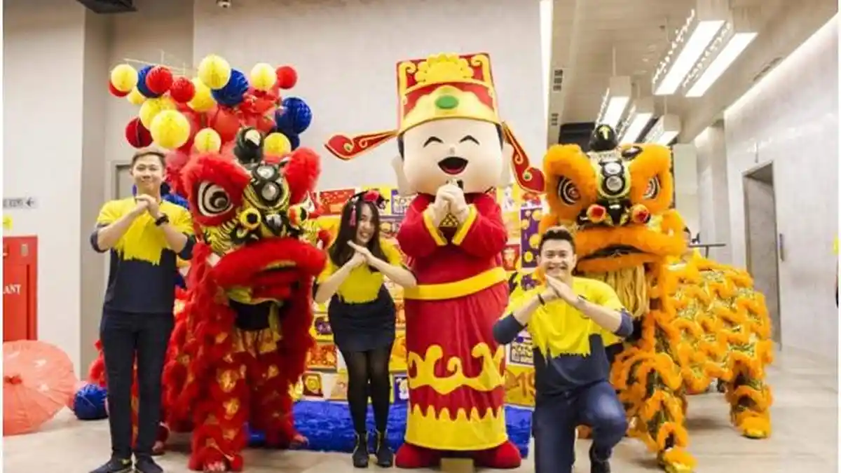 Sambut Keberuntungan Imlek di HARRIS Vertu dan YELLO Hotel Harmoni