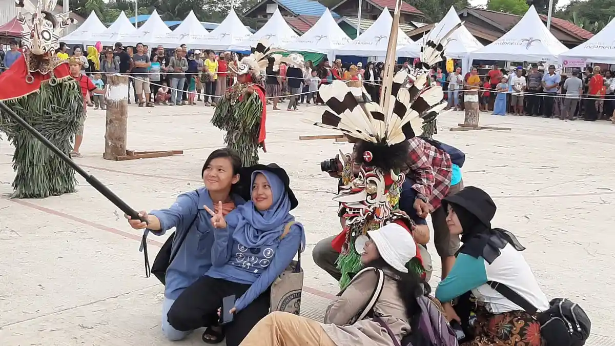 Ini Sosok Penari Hudoq yang Berhasil Mencuri Perhatian Pengunjung, Ini Keunikannya