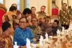 Jokowi Tergelak Bersama Komedian di Istana