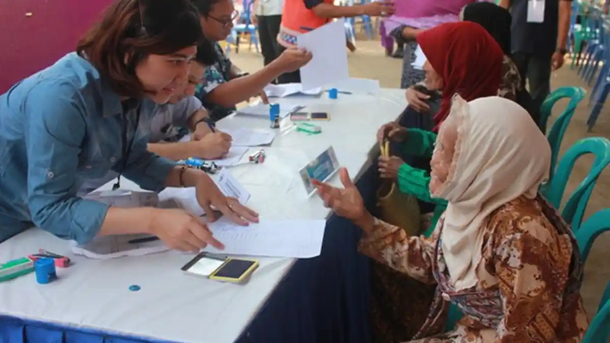 BPI Berikan Kompensasi Ke Petani di Area Terdampak PLTU Batang