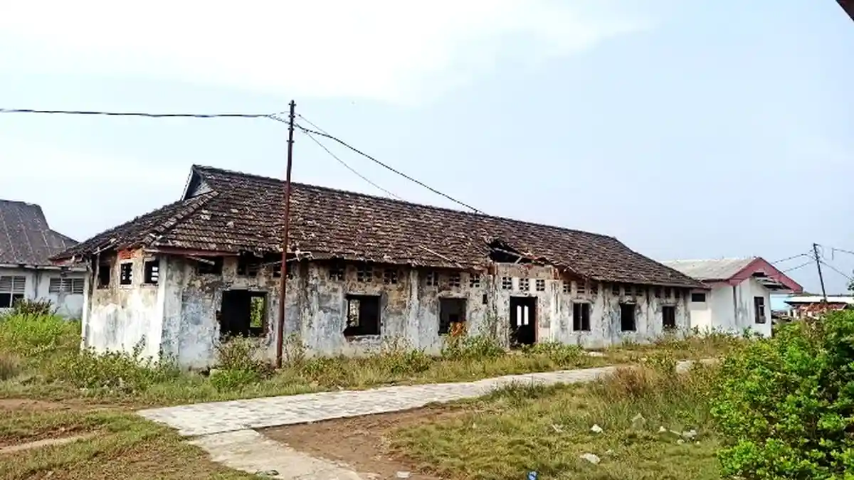 MENYERAMKAN, Kondisi RS Kusta Sicanang Mirip Rumah Hantu, Bangunan Ditumbuhi Semak