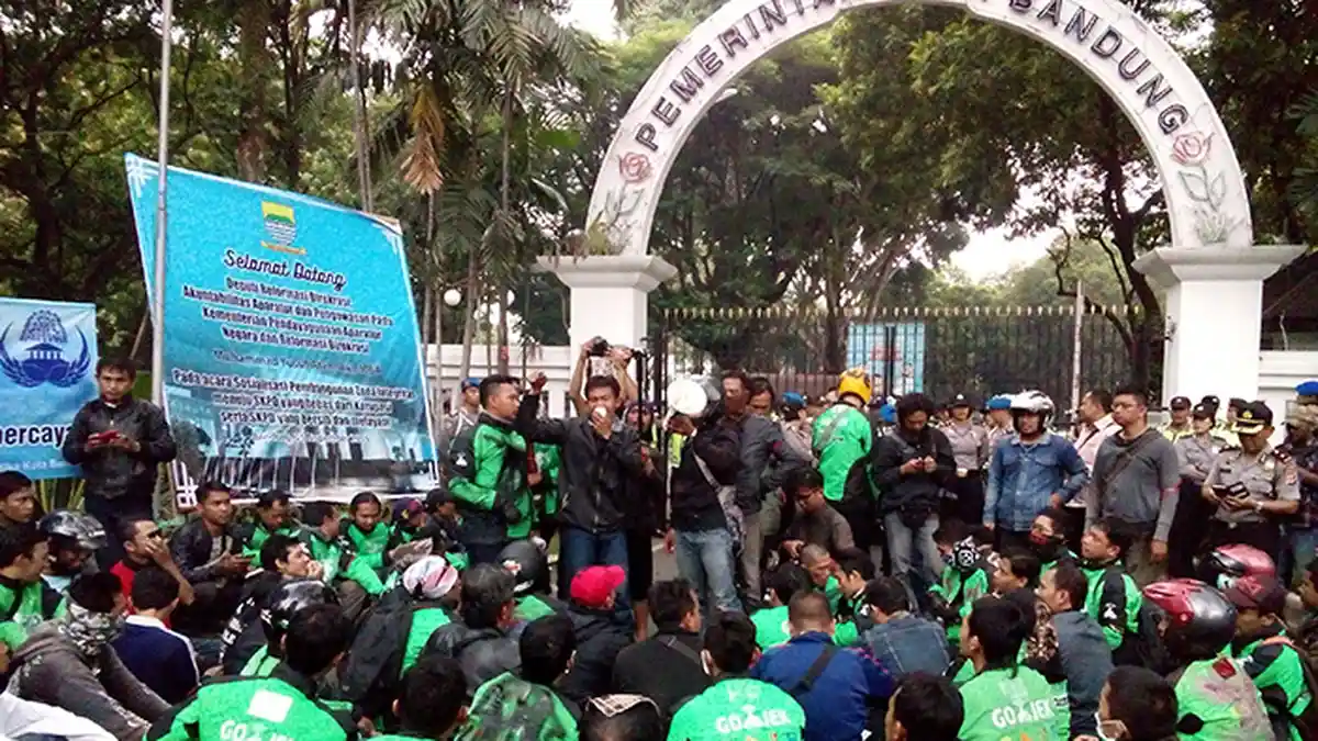 Pengemudi Kecewa Manajemen Go-Jek Bandung