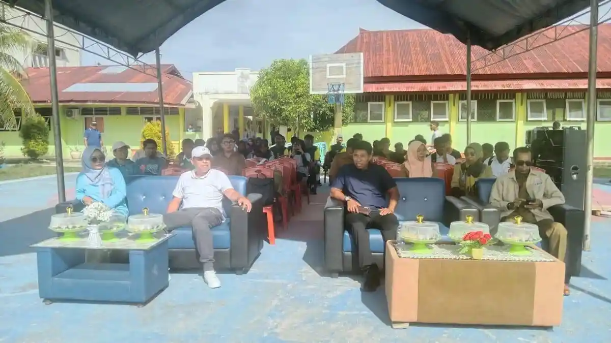 Semarak Sumpah Pemuda, Rahman Ali Buka Liga Voli di SMAN 1 Buru 