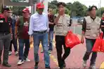 Mahasiswa Untag Isi Liburan dengan Mengabdi di Masa Mudik Lebaran, Bantu di Stasiun dan Terminal