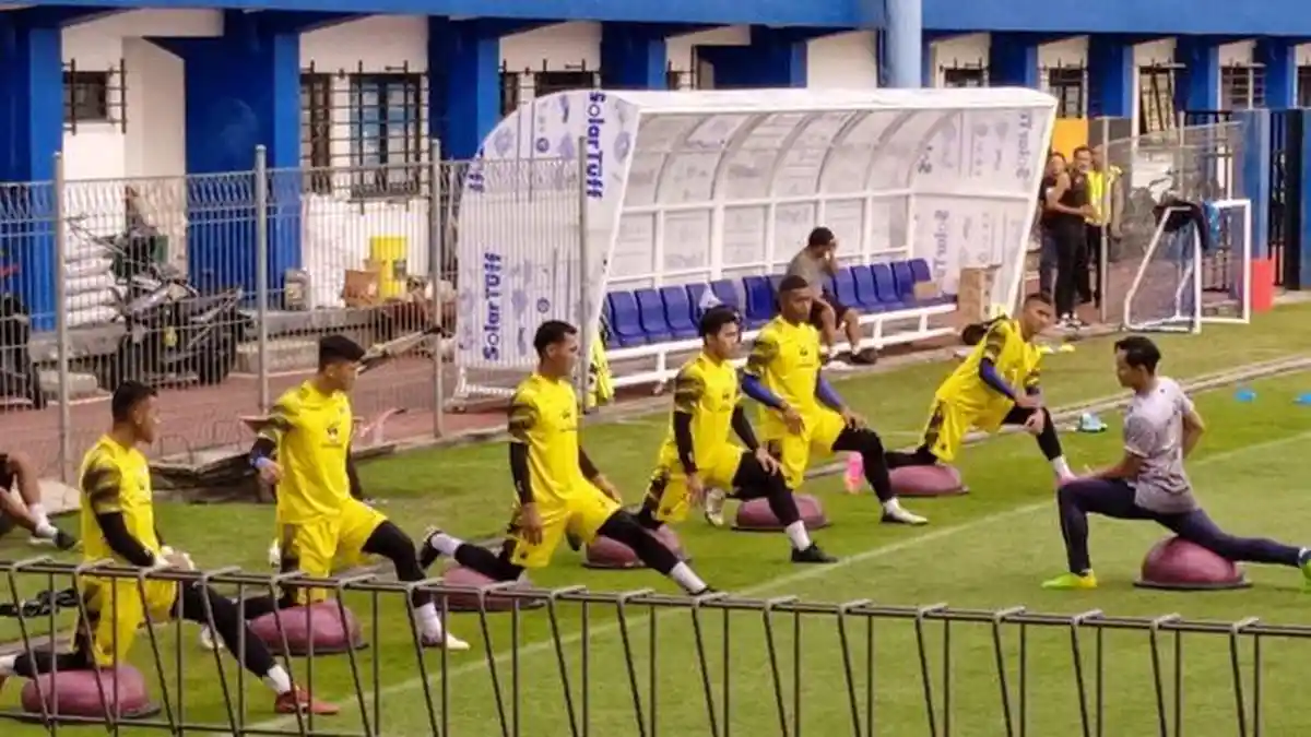 2 Kiper Utama Persib Terancam Absen Lawan PSS, Luis Milla Berpotensi Turunkan Sosok Ini