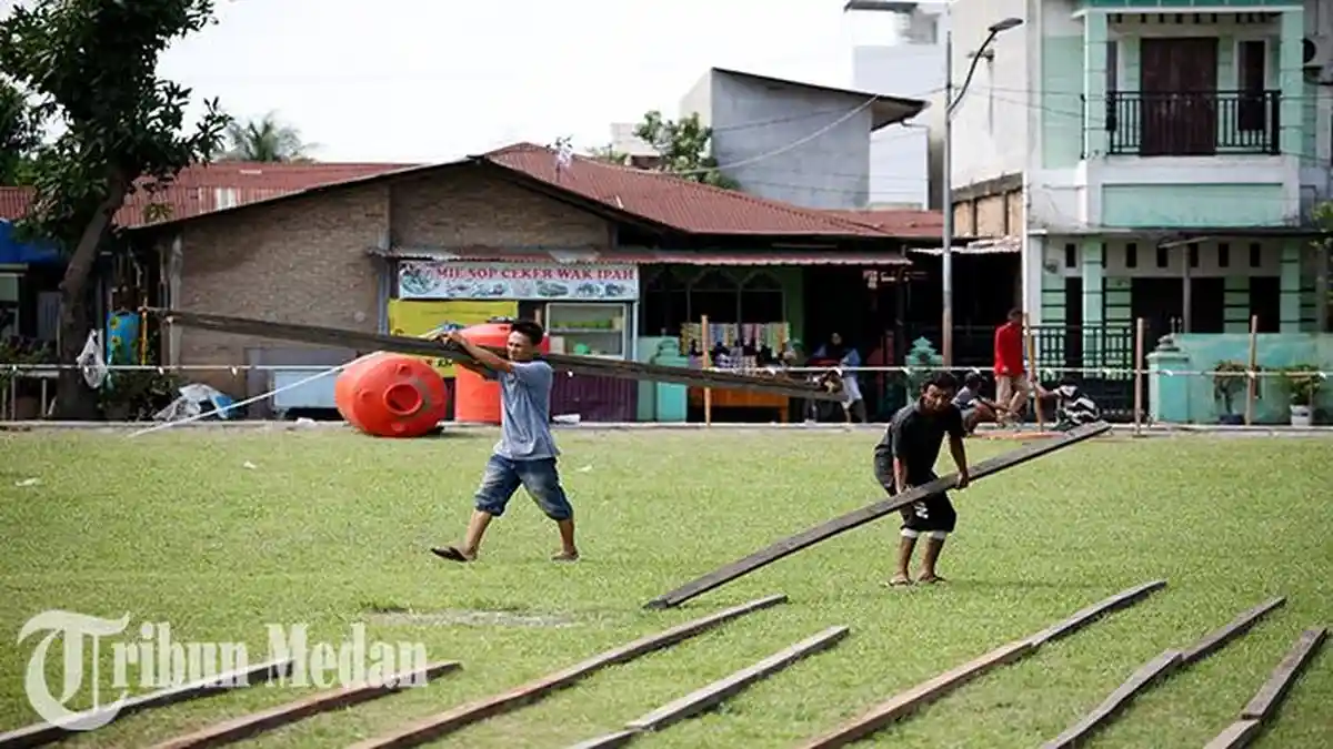 Berita Foto: Serahkan Satu Ekor Sapi Kurban, Bobby Nasution akan Sholat Idul Adha di Lapangan Mabar - 27062023_PERSIAPAN-SALAT-ID_ABDAN-SYAKURO-3.jpg