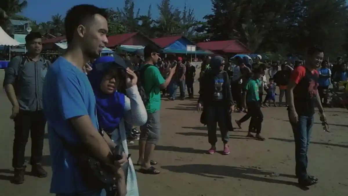 Gema Takbir Sambut Kegelapan Langit Pagi Kota Beriman