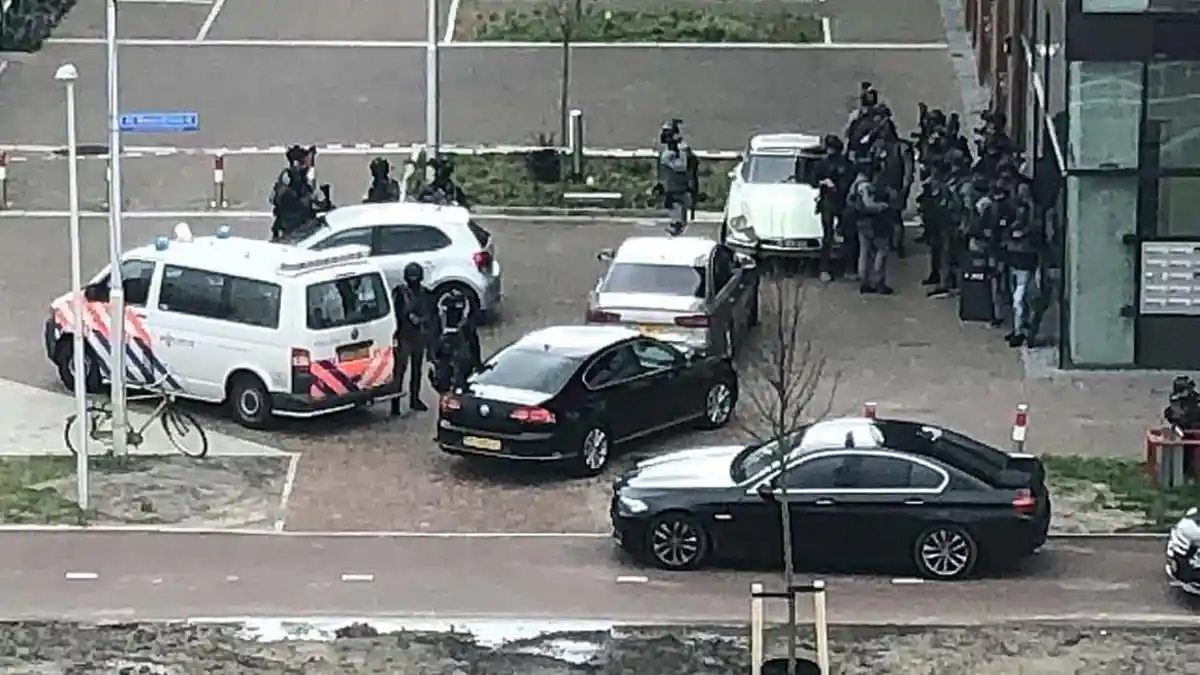 Utrecht Belanda Mencekam Seperti Zona Perang, Helikopter, Anjing Pelacak hingga Robot Dikerahkan