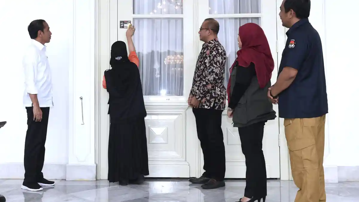 Presiden Jokowi dan Iriana Resmi Terdaftar Sebagai Pemilih Pemilu 2024