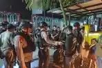 melaksanakan-patroli-rutin-guna-menjaga-keamanan.jpg