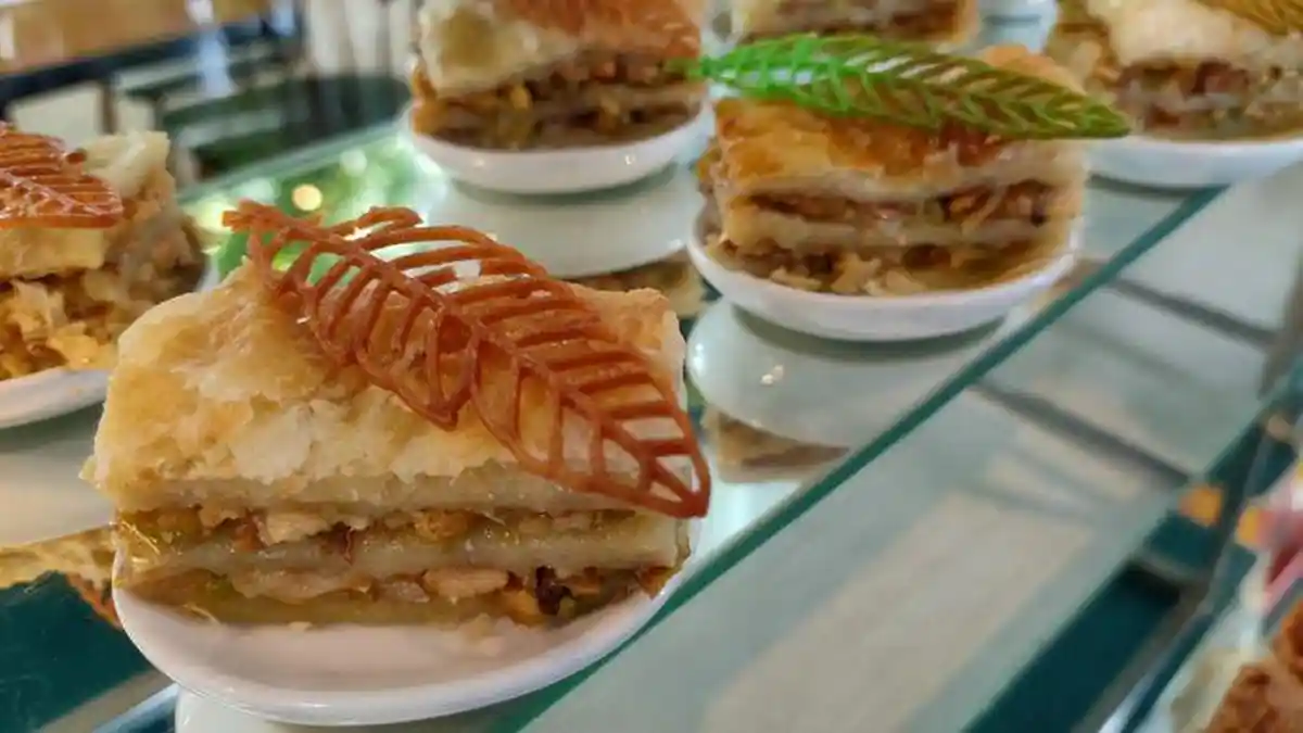 Rekomendasi Menu Takjil Buka Puasa Ramadhan Hari Keenam di Cirebon, Ada Baklava Khas Turki