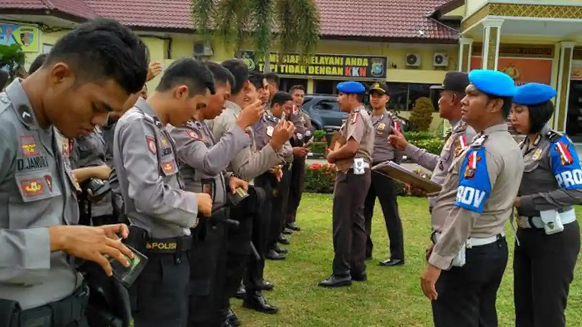 Kapolres Kampar Razia Jenggot, Kumis dan Pakaian Personel