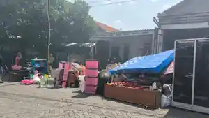 Dampak-kebakaran-pabrik-spons-di-driyorejo.jpg