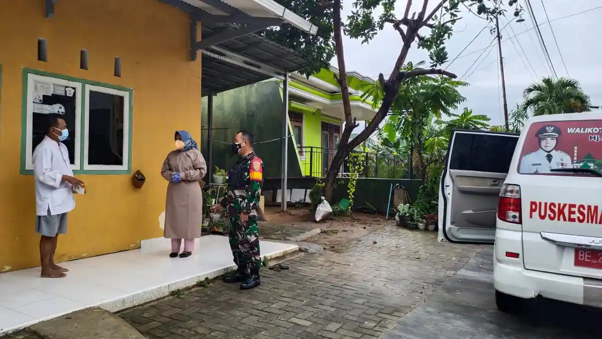 Pelda Rustam Efendi : Bantuan Paket Obat ini Merupakan Dukungan Pemerintah Melalui TNI AD