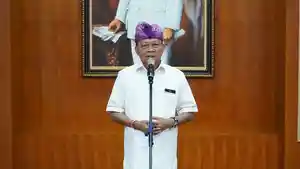 Wayan-Koster-menyampaikan-terima-kasih-dan-penghargaan-setinggi-tingginya-kepada-wisatawan.jpg