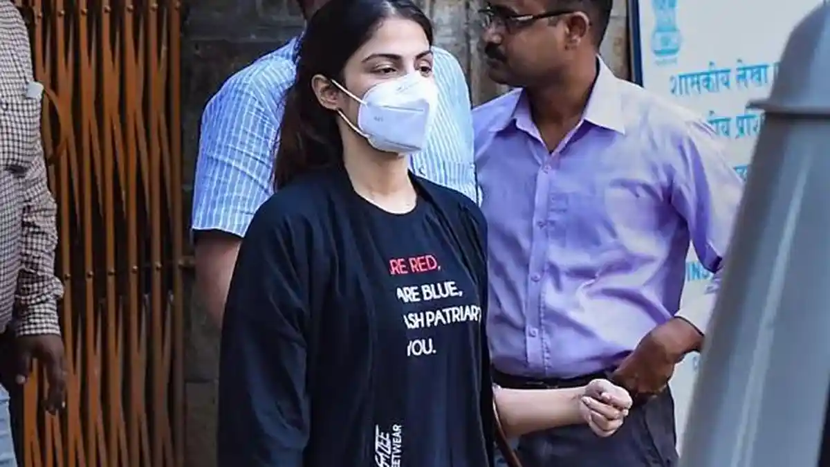 Perjalanan Kasus Narkoba Rhea Chakraborty: Setelah Sebulan Ditahan Kini Bebas dengan Jaminan