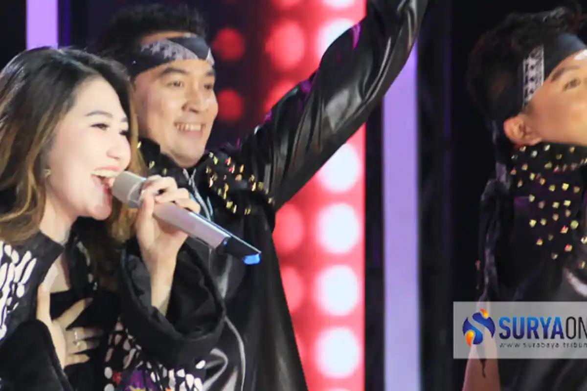 Tampil Mengejutkan di Sidoarjo, Via Vallen Naik Moge