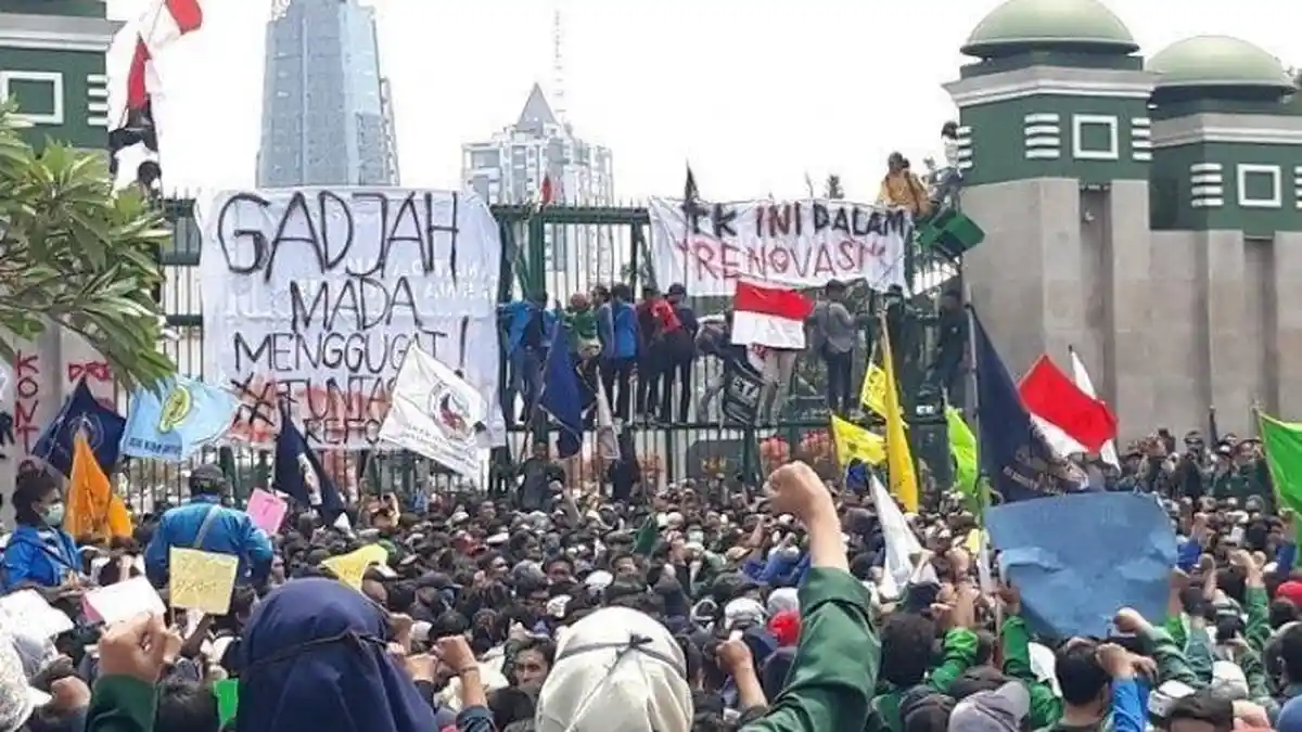 Pengakuan Presiden Mahasiswa IPB Ada Penumpang Gelap Saat Demo di DPR
