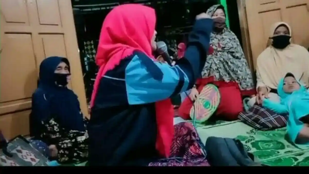 Rebo Wekasan, Mahasiswa KKN UIN Walisongo Gelar Ngaji Bareng di Macan Mati Gesi Sragen