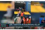 20-penumpang-gelap-km-mutiara-perindo-ii-saat-diturunkan-paksa-di-tengah-laut.jpg