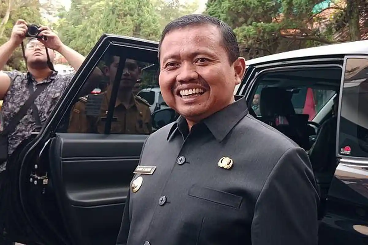 Bupati Dony Keluarkan SE, ASN di Sumedang Diminta Pakai Angkutan Umum ke Kantor Setiap Jumat