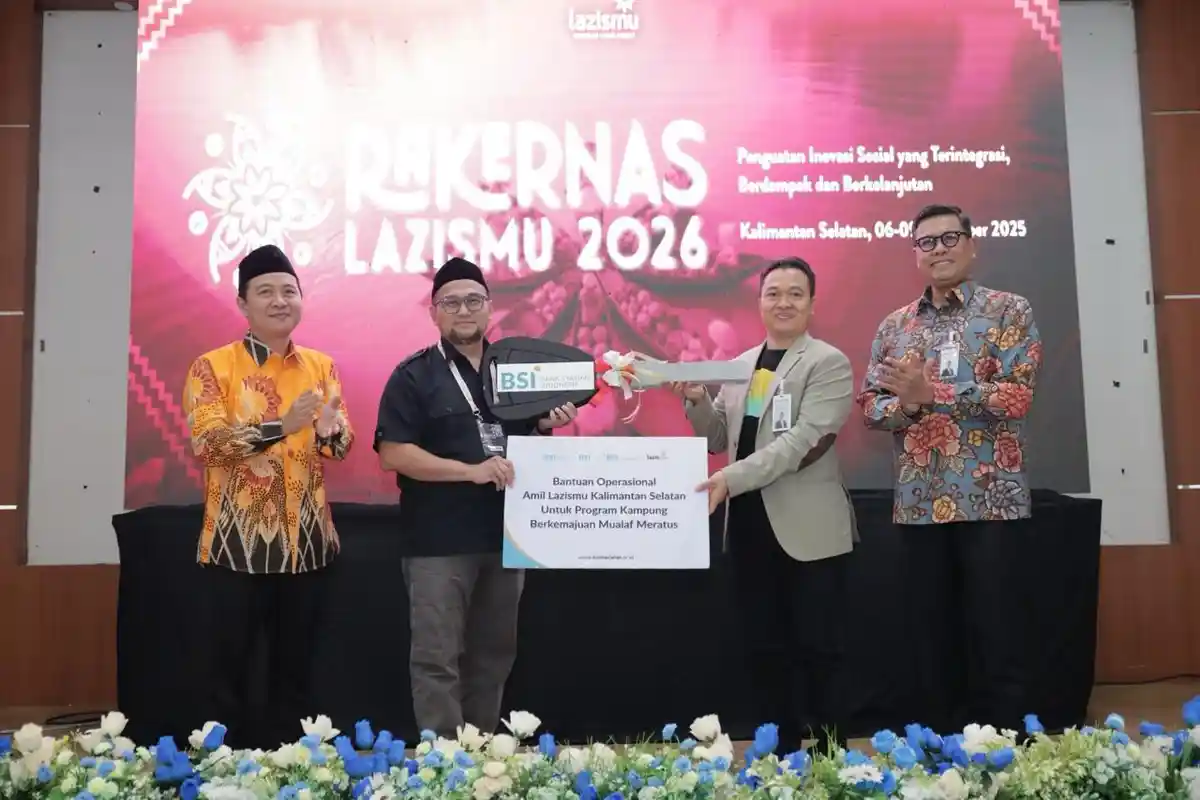 Rakernas Lazismu 2026 di Kalsel, BSI Serahkan Bantuan Operasional untuk Program Mualaf Meratus