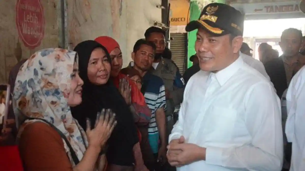 Nasib Pedagang Pasar Krian Pasca Kebakaran, Dapat Bantuan dari Pemkab, Bangunan Ditinjau Ulang