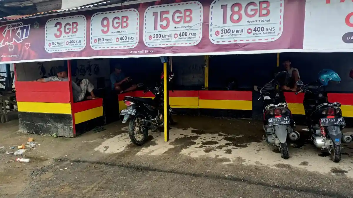 Jelang Laga Jerman vs Portugal, Pangkalan Ojek di Kebun Cengkih, Ambon di Cat Bendera Jerman