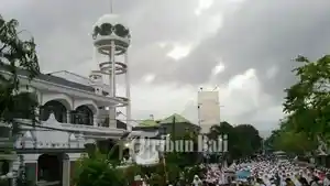 salat-id-di-masjid-bali.jpg