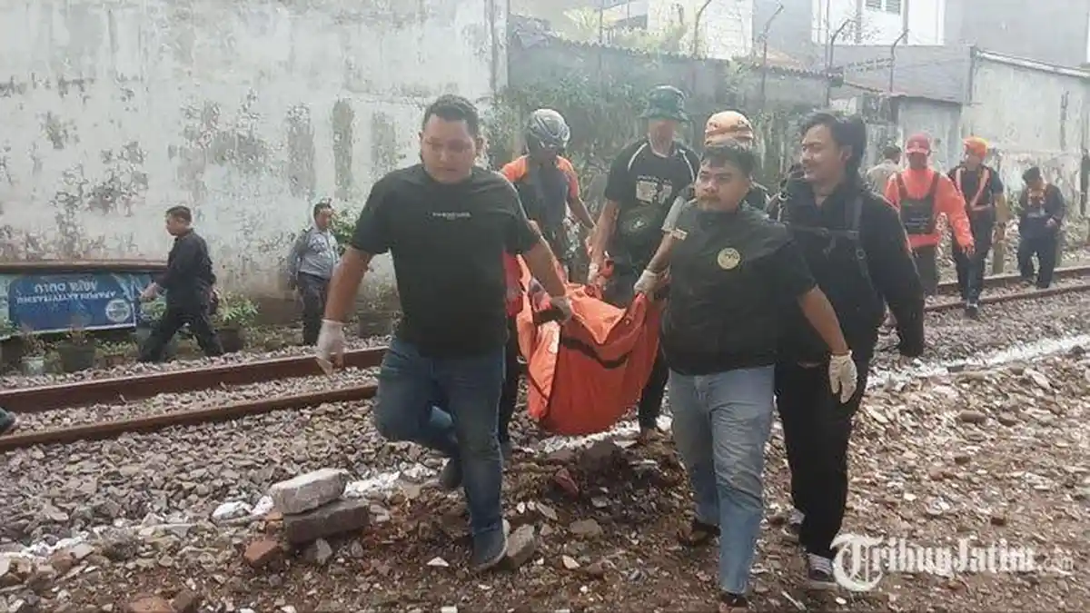Kronologi Driver Ojol di Malang Akhiri Hidup di Rel Kereta