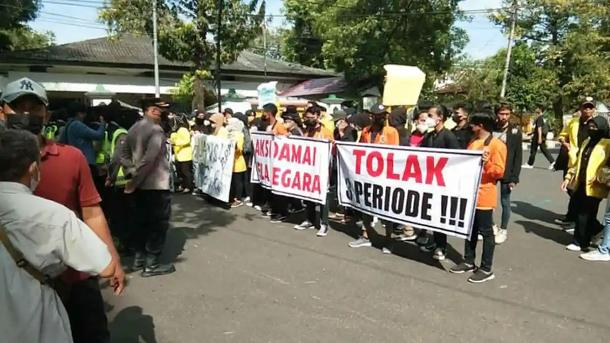 Aliansi BEM Bojonegoro Desak Ketua DPRD Damaikan Perseteruan Bupati dan Wabup Bojonegoro