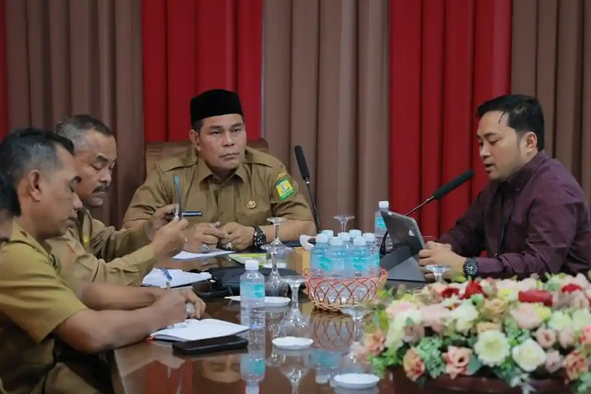 Warga Sulit Dapat Elpiji 3 Kg, Bupati Aceh Besar Muharram Idris Ancam Cabut Izin Pangkalan Nakal