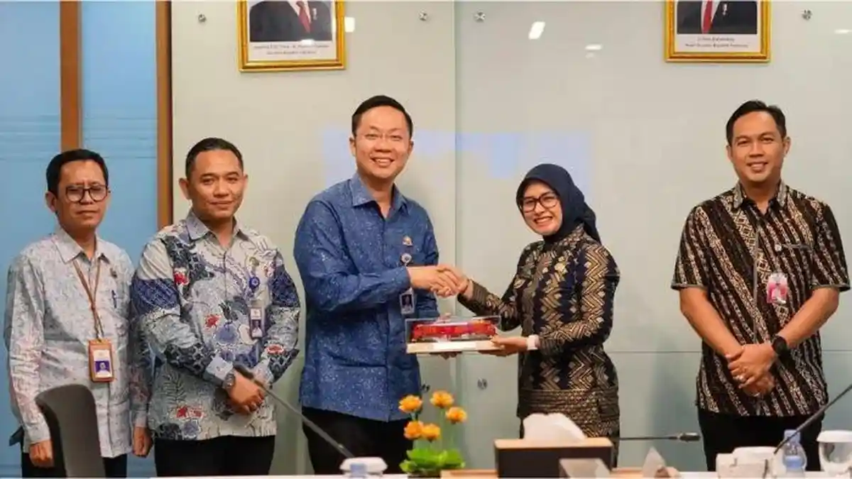 Bupati Citra Pitriyami Bahas Perpanjangan Rute Kereta Api Pangandaran Bersama Bupati Cilacap & DJKA