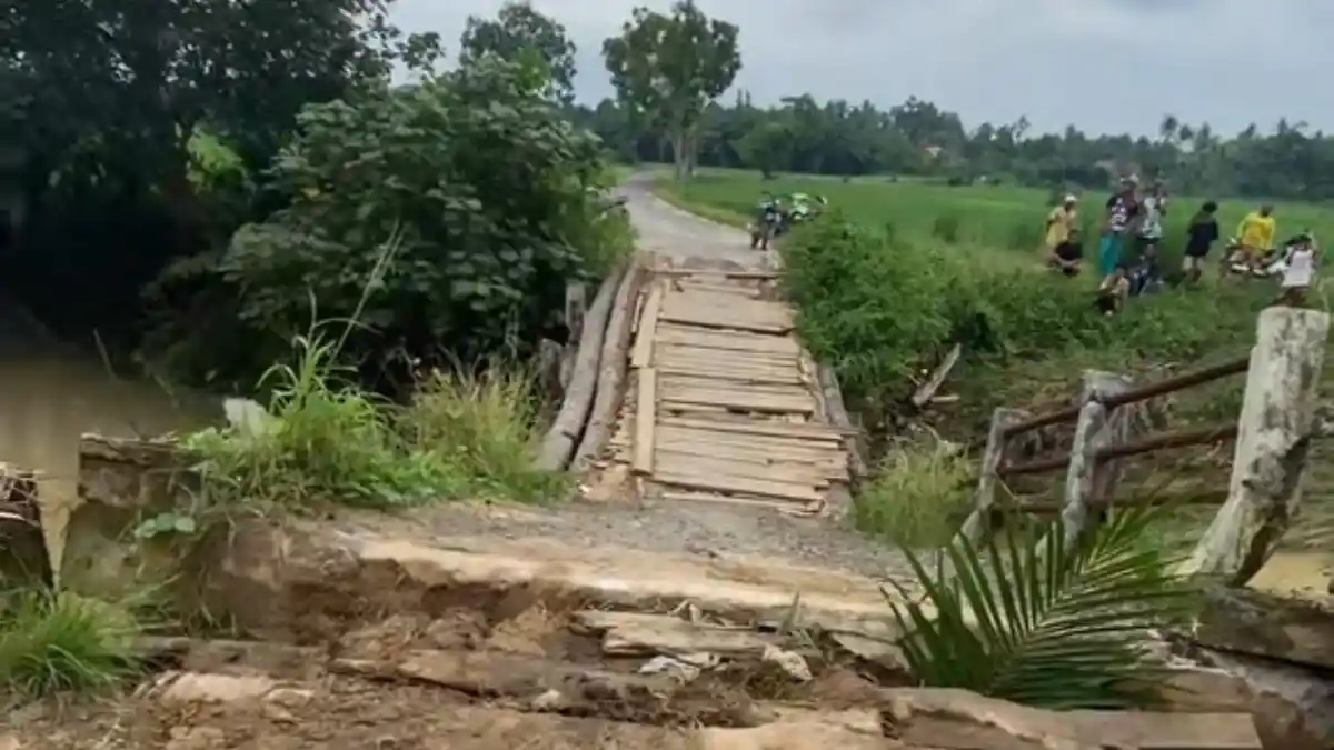 Banjir Picu Jembatan Putus di Waway Karya Lampung Timur