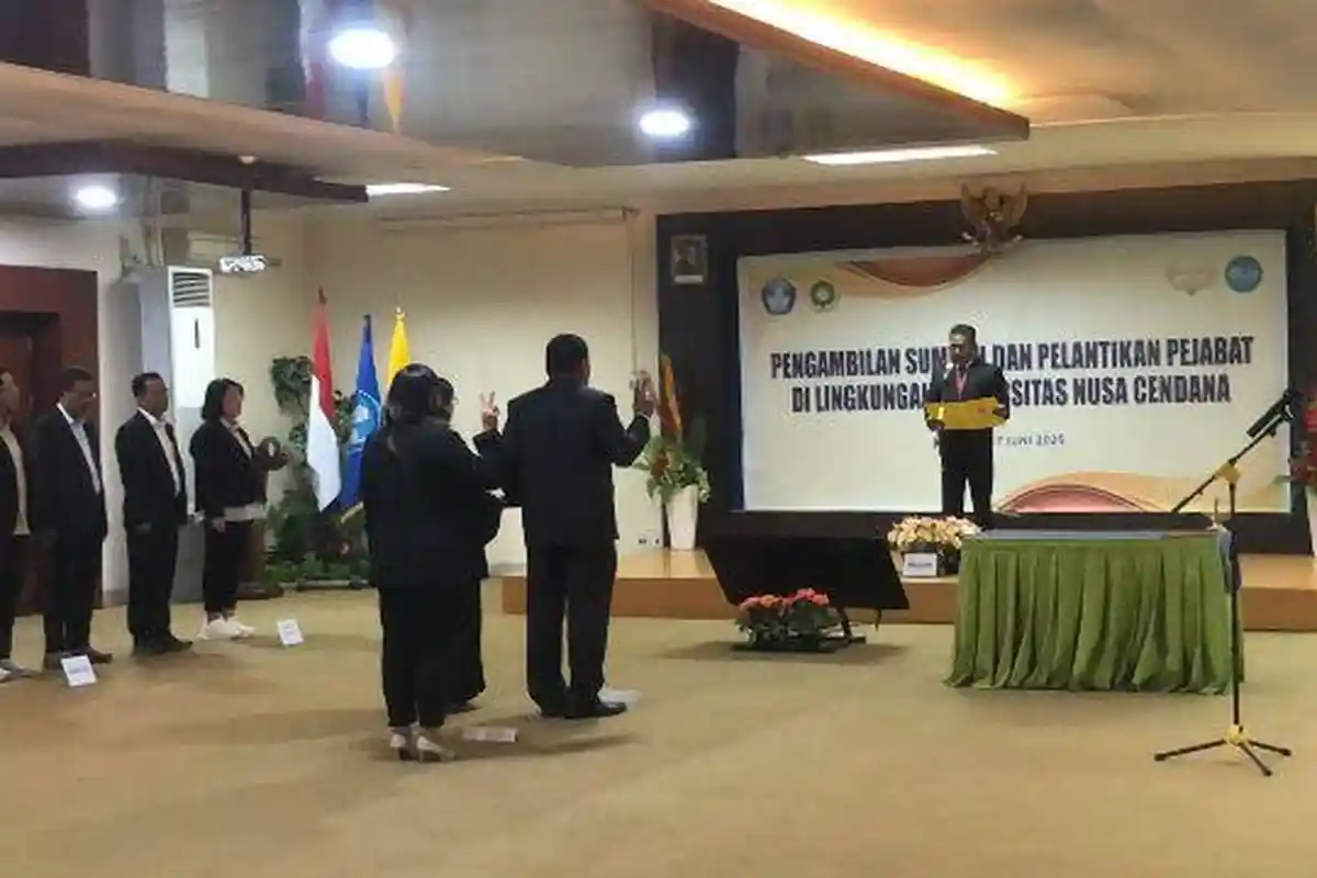 Prof Maxs Sanam Lantik Dua Pejabat Koordinator Program Studi di Fisip Undana